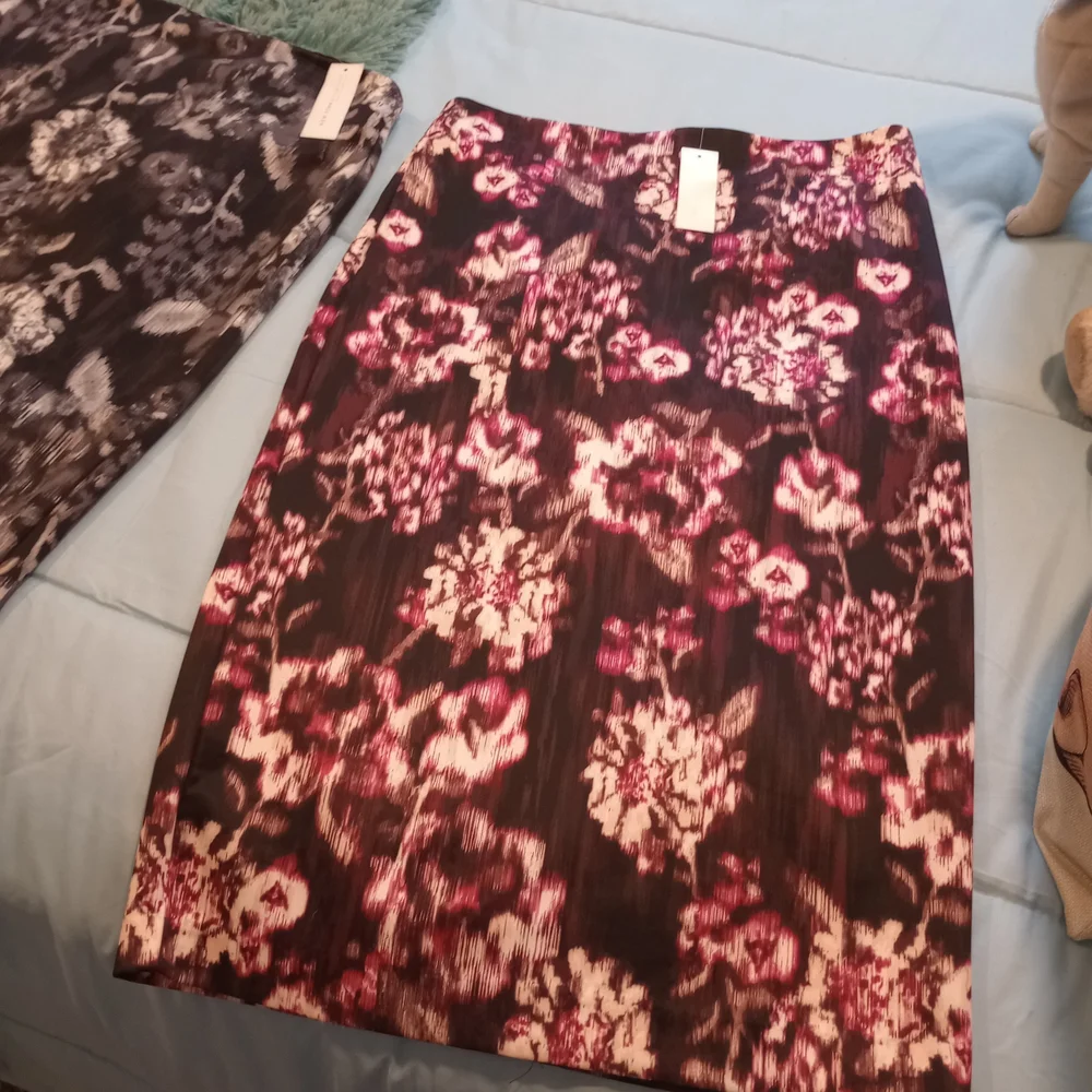 2 Skirts New York & Company Pink and Black Floral Skirs. NWT - Picture 2 of 13